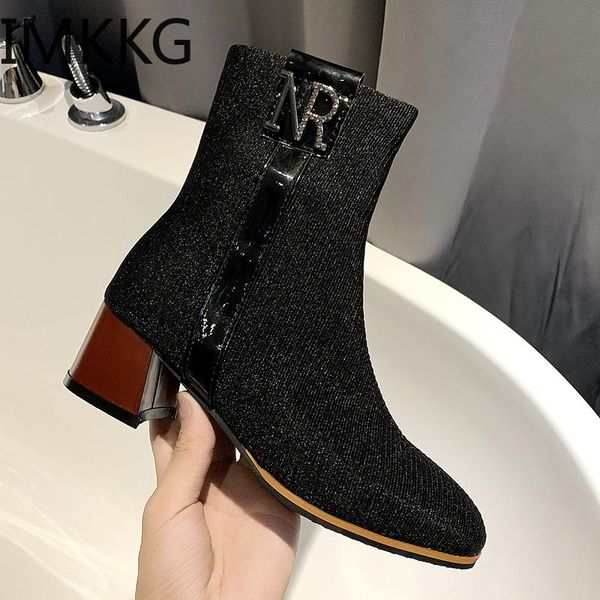 boots 2021 arrival women ankle round toe zippers black color winter short plush med heels
boots 2021 arrival women ankle round toe zippers black color winter short plush med heels