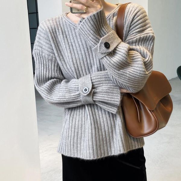 thickened knitted sweater women's autumn winter new solid color v-neck flared sleeve pullovers, White;black
thickened knitted sweater women's autumn winter new solid color v-neck flared sleeve pullovers, White;black