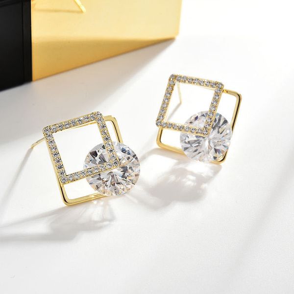 2020 trendy simplicity exquisite high class elegant online influencer earrings 925 silver needle geometric square rhinestone zircon ear stud, Golden
2020 trendy simplicity exquisite high class elegant online influencer earrings 925 silver needle geometric square rhinestone zircon ear stud, Golden