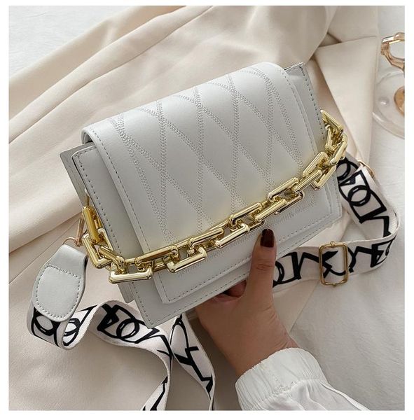 новая тенденция моды веб знаменитости сумка крест тела с одного плеча небольшой площади
новая тенденция моды веб знаменитости сумка крест тела с одного плеча небольшой площади