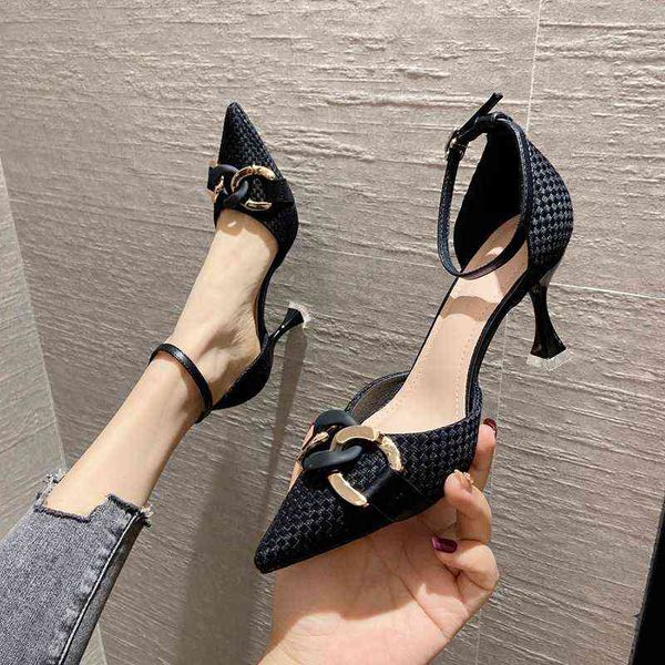 dress shoes high heels 80309 button high heel's 2022 black temperament pointed thin heel shallow hollow single shoese
dress shoes high heels 80309 button high heel's 2022 black temperament pointed thin heel shallow hollow single shoese