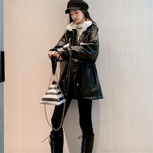 fashion new women 's black faux leather coats jackets with fur long sleeves thick warm winter jacket coat plus size biker jacket
fashion new women 's black faux leather coats jackets with fur long sleeves thick warm winter jacket coat plus size biker jacket