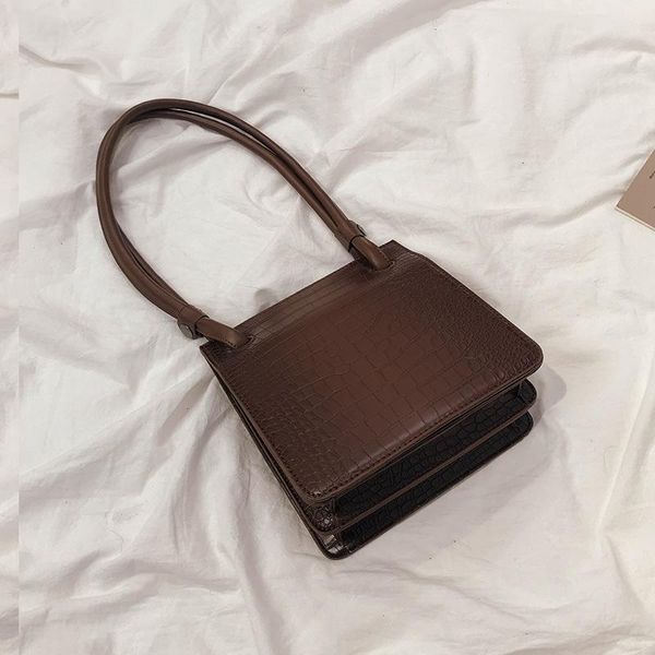 shoulder bags 2021 summer vintage soft leather women bag solid hasp purses handbags crossbody messenger
shoulder bags 2021 summer vintage soft leather women bag solid hasp purses handbags crossbody messenger