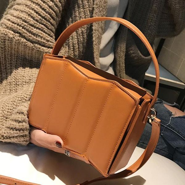 shoulder bags elegant female small tote bag 2021 fashione high-quality pu leather women's designer handbag vintage messenger
shoulder bags elegant female small tote bag 2021 fashione high-quality pu leather women's designer handbag vintage messenger
