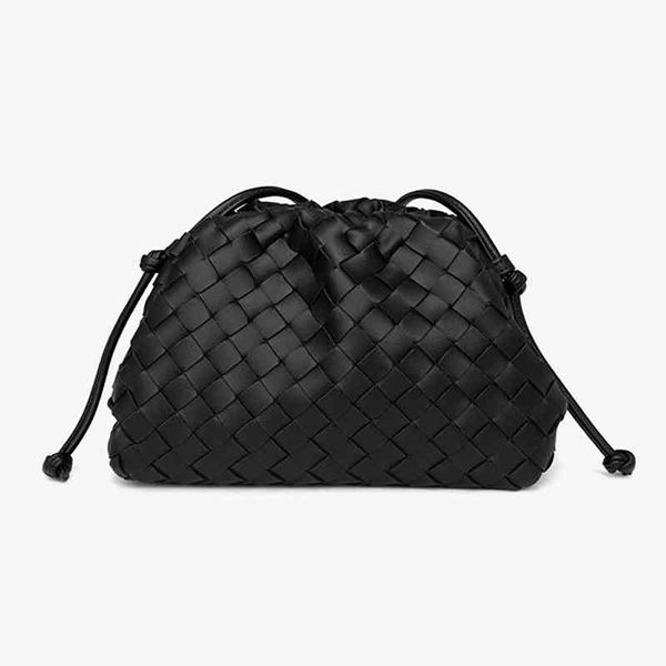 designer luxury handbags woven cloud bottegas dumpling bag soft hand armpit mini women's messenger fold 2022 style
designer luxury handbags woven cloud bottegas dumpling bag soft hand armpit mini women's messenger fold 2022 style