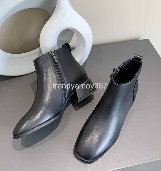 boots simple autumn and winter style square head flat thick heel short boots women's barrel martin, Black
boots simple autumn and winter style square head flat thick heel short boots women's barrel martin, Black