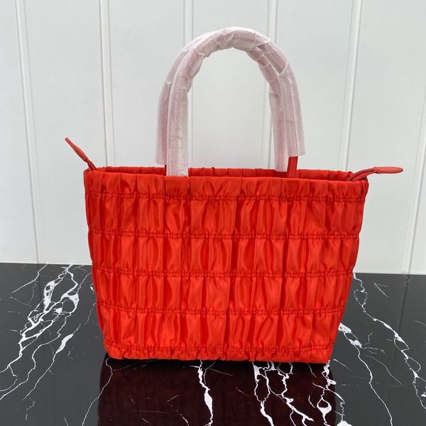 the new selling shopping bag, retro style, luxurious design, carry out to show the goddess style
the new selling shopping bag, retro style, luxurious design, carry out to show the goddess style