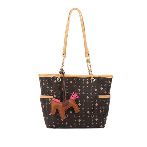luxurys designers old flower tote women's 2021 new fashion hand-held large capacity single shoulder slung bucket bag fashionable factor
luxurys designers old flower tote women's 2021 new fashion hand-held large capacity single shoulder slung bucket bag fashionable factor