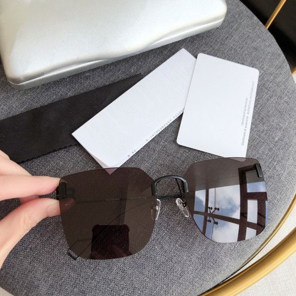 new bb0112sa sunglasses for women popular fashion summer style with the stones uv400 protection lens come with case box 0112sa, White;black
new bb0112sa sunglasses for women popular fashion summer style with the stones uv400 protection lens come with case box 0112sa, White;black