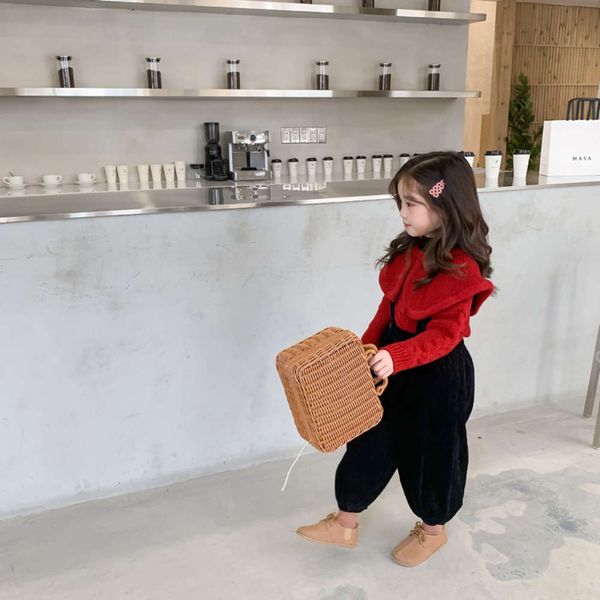 2020 children's wear girls' new winter big lapel twist korean thickened knitted sweater jigu, Blue
2020 children's wear girls' new winter big lapel twist korean thickened knitted sweater jigu, Blue
