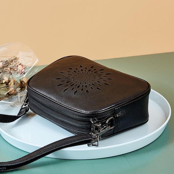 green small square bag ladies new retro clamshell luxury portable small bag designer classic wild one-shoulder diagonal bag gift 13 
green small square bag ladies new retro clamshell luxury portable small bag designer classic wild one-shoulder diagonal bag gift 13