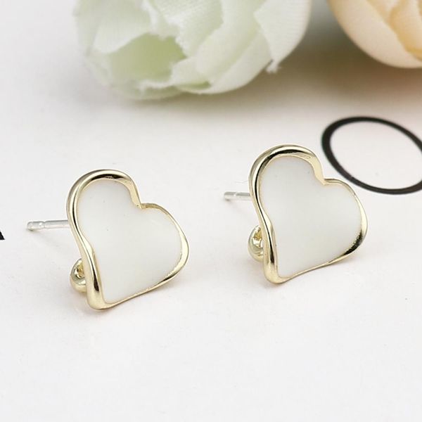 2pairs vintage sweet heart gold color metal ear post stud earrings for women colorful enamel earrings party handmade diy jewelry
2pairs vintage sweet heart gold color metal ear post stud earrings for women colorful enamel earrings party handmade diy jewelry