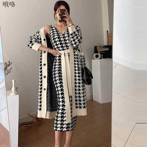 one-piece women's houndstooth knitted sweater dress korean loose ladies knit sweater cardigan jacket 2020 winter women dresses1, Black;gray
one-piece women's houndstooth knitted sweater dress korean loose ladies knit sweater cardigan jacket 2020 winter women dresses1, Black;gray