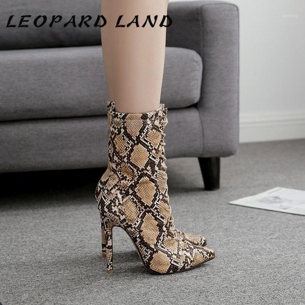 boots leopard land 2021 large size women's serpentine pointed-toe lace-up mid-calf single cwf1, Black
boots leopard land 2021 large size women's serpentine pointed-toe lace-up mid-calf single cwf1, Black