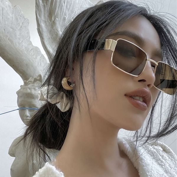 net, voice, rectangular red sunglasses, female and fashion street, tiktok, cool glasses, male sunglasses, White;black
net, voice, rectangular red sunglasses, female and fashion street, tiktok, cool glasses, male sunglasses, White;black