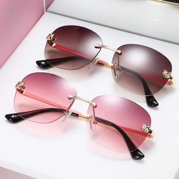 retro women's round sunglasses men metal frame gradient classic brand rimless sun glasses for female uv400, White;black
retro women's round sunglasses men metal frame gradient classic brand rimless sun glasses for female uv400, White;black