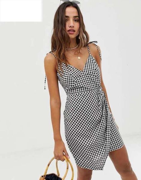 women's versatile spring fashion 2019 new slim fit v-neck strap plaid irregular dress, Black;gray
women's versatile spring fashion 2019 new slim fit v-neck strap plaid irregular dress, Black;gray