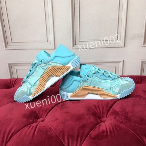 2022 clear sole triple s casual old dad shoes boots mens women luxury designers platform 17fw paris sneakers vintage crystal bottom triple-s, Black
2022 clear sole triple s casual old dad shoes boots mens women luxury designers platform 17fw paris sneakers vintage crystal bottom triple-s, Black