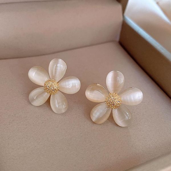 shiny side new accessories opal beads flower stud earrings for women simple style gift cute small earrings, Golden;silver
shiny side new accessories opal beads flower stud earrings for women simple style gift cute small earrings, Golden;silver