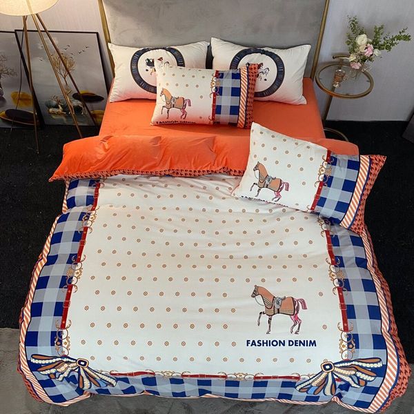 2021 h bedding sets cover velvet size designer bedding 4 pcs set pillow cases horse print luxury bedding sets home decoration
2021 h bedding sets cover velvet size designer bedding 4 pcs set pillow cases horse print luxury bedding sets home decoration