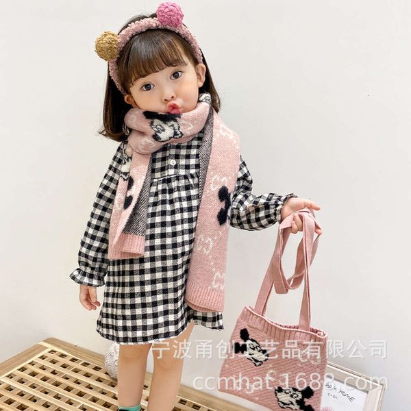 autumn and winter 2020 new korean fashion versatile knitted children's scarf imitation cashmere wool warm shawl neck, Red;brown
autumn and winter 2020 new korean fashion versatile knitted children's scarf imitation cashmere wool warm shawl neck, Red;brown