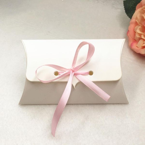 50pcs pack pillow shape kraft paper candy bag box with pink ribbon for nuts chocolate jewelry packaging bags wedding party favor wmtrfp
50pcs pack pillow shape kraft paper candy bag box with pink ribbon for nuts chocolate jewelry packaging bags wedding party favor wmtrfp