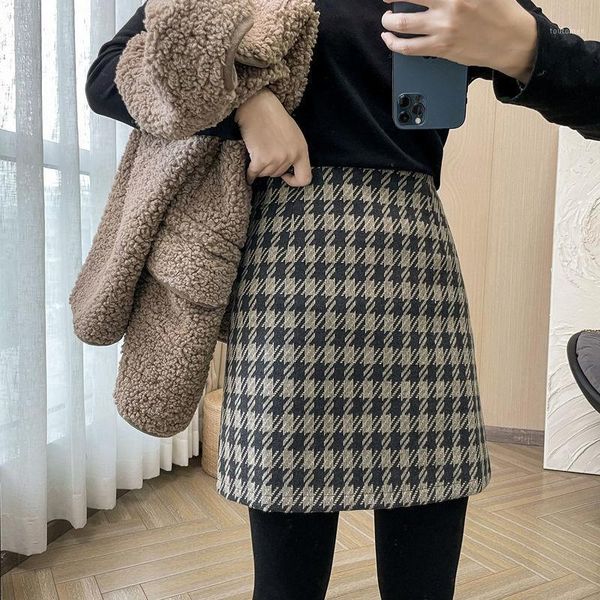 houndstooth plaid woolen skirt for women autumn and winter 2021 high waist a-line skirt short mini feme1, Black
houndstooth plaid woolen skirt for women autumn and winter 2021 high waist a-line skirt short mini feme1, Black