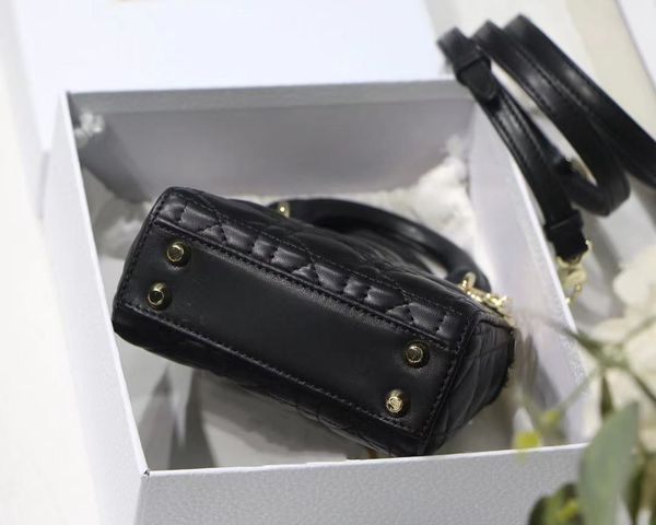 classic 2021 luxurys designers handbag bags level women embossing fashion handbags women's shoulders crossbody vintage clutch tote mess
classic 2021 luxurys designers handbag bags level women embossing fashion handbags women's shoulders crossbody vintage clutch tote mess
