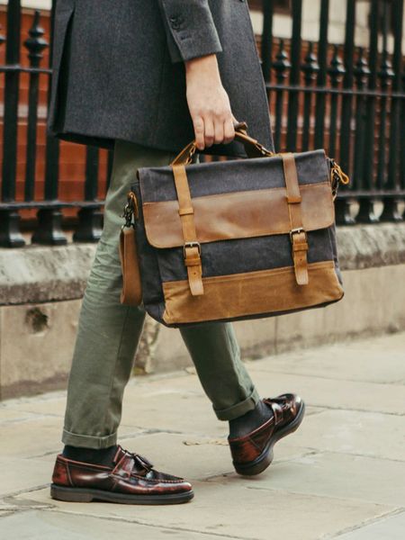 2020 men's oil wax canvas handbag mens waterproof shoulder bag vintage canvas leather briefcases 14" lapmessenger bags large
2020 men's oil wax canvas handbag mens waterproof shoulder bag vintage canvas leather briefcases 14" lapmessenger bags large