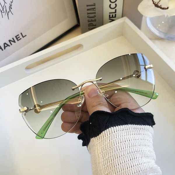 Chic Rimless Sunglasses Women Men High Quality Shades Luxury Square Sun Glasses For Female Heart Shaped Temples, White;black
Chic Rimless Sunglasses Women Men High Quality Shades Luxury Square Sun Glasses For Female Heart Shaped Temples, White;black
