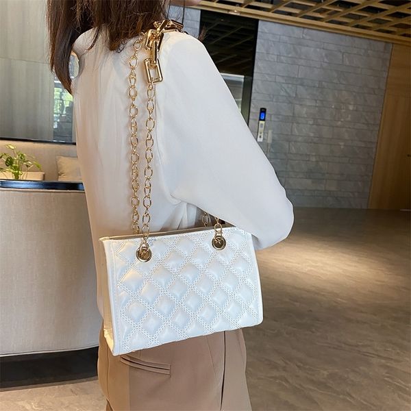 fashion lattice pattern crossbody bag women solid color shoulder handbags pu leather square casual thick chain satchel
fashion lattice pattern crossbody bag women solid color shoulder handbags pu leather square casual thick chain satchel