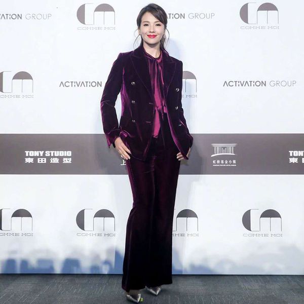2021 autumn new style velvet with long sleeve v-neck neckline suit fine jacket temper of women two pieces w3nl, White;black
2021 autumn new style velvet with long sleeve v-neck neckline suit fine jacket temper of women two pieces w3nl, White;black
