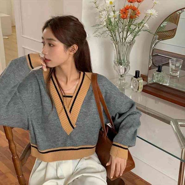 autumn v-neck sweater women fashion casual korean knit vintage pullover female harajuku spring short sweater, White;black
autumn v-neck sweater women fashion casual korean knit vintage pullover female harajuku spring short sweater, White;black