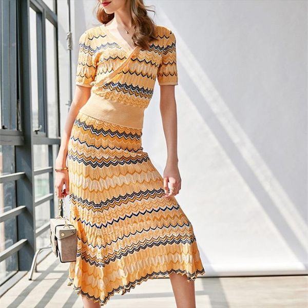 мода two piece set женщин осень полосатый вязаная с коротким рукавом v шеи top свитер тонкий вскользь длинная юбка костюм 2pcs twinset, Gray
мода two piece set женщин осень полосатый вязаная с коротким рукавом v шеи top свитер тонкий вскользь длинная юбка костюм 2pcs twinset, Gray