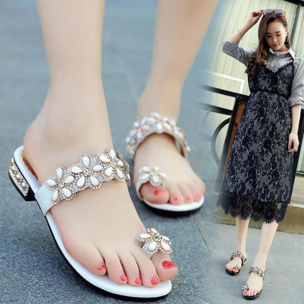 new sandals in summer wear flower water drill herringbone slippers women's thick bottom non slip flat bottom beach shoes women's1, Black
new sandals in summer wear flower water drill herringbone slippers women's thick bottom non slip flat bottom beach shoes women's1, Black