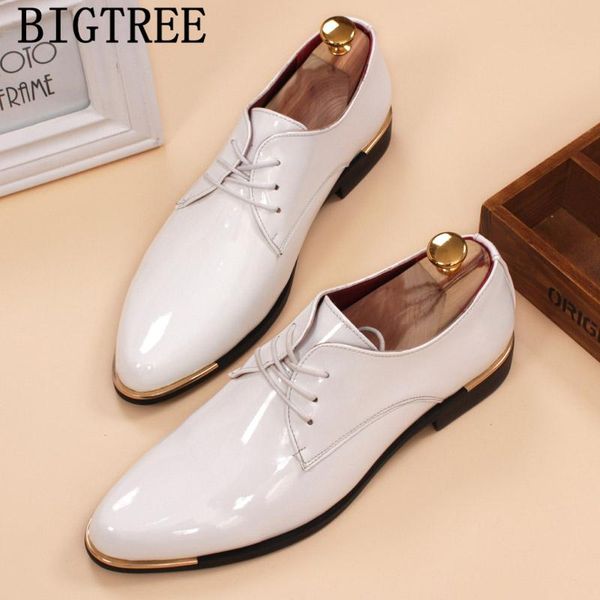 coiffeur wedding shoes for men formal italian dress brogue shoes men classic fashion patent leather oxford for 2020, Black
coiffeur wedding shoes for men formal italian dress brogue shoes men classic fashion patent leather oxford for 2020, Black