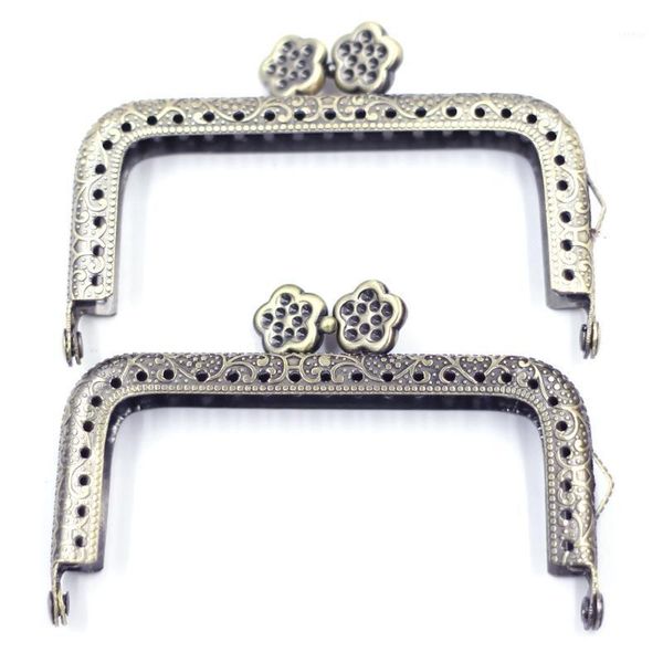 8.5cm silver/bronze tone metal purse frame square plum blossom head kiss clasp sewing holes handbag lock buckle luggage hardware1, Black
8.5cm silver/bronze tone metal purse frame square plum blossom head kiss clasp sewing holes handbag lock buckle luggage hardware1, Black