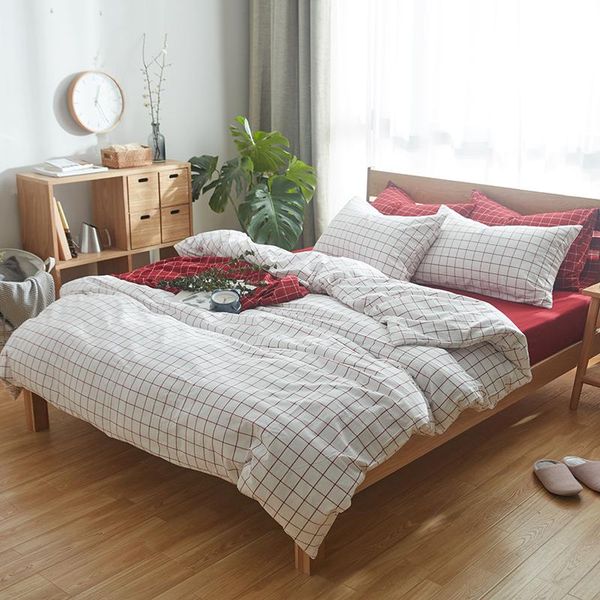 new arrival 100% cotton 4pcs white checks duvet cover and pillowcase matched with bright red fitted sheet king size
new arrival 100% cotton 4pcs white checks duvet cover and pillowcase matched with bright red fitted sheet king size