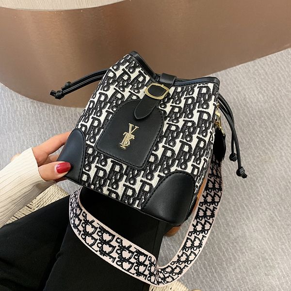 french texture minority ins bucket women 2020 new fashion high sense embroidery messenger messenger embroidered diagonal bag broadband one s
french texture minority ins bucket women 2020 new fashion high sense embroidery messenger messenger embroidered diagonal bag broadband one s
