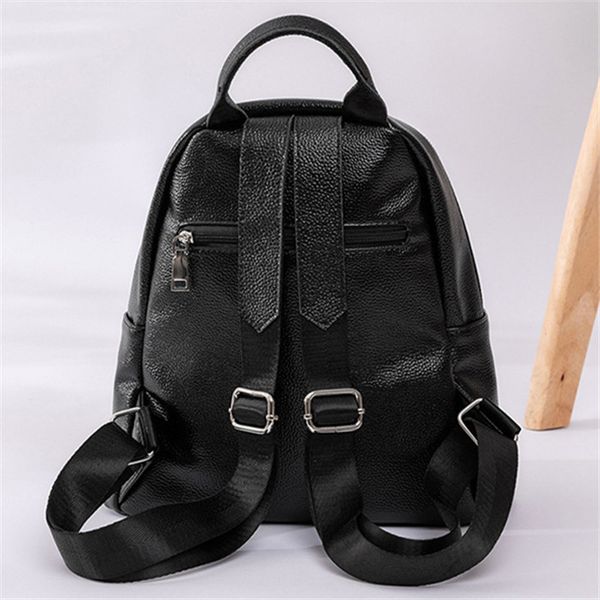 double roots front backpack leather backpack women fashion large capacity school bag anti-theft travel backpacks soft leather
double roots front backpack leather backpack women fashion large capacity school bag anti-theft travel backpacks soft leather
