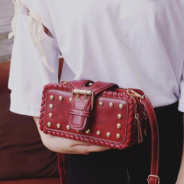 2020 women crossbody bag fashion embroidery rivet sequined chains ladies flap bag women's messenger femme sac shoulder bags
2020 women crossbody bag fashion embroidery rivet sequined chains ladies flap bag women's messenger femme sac shoulder bags