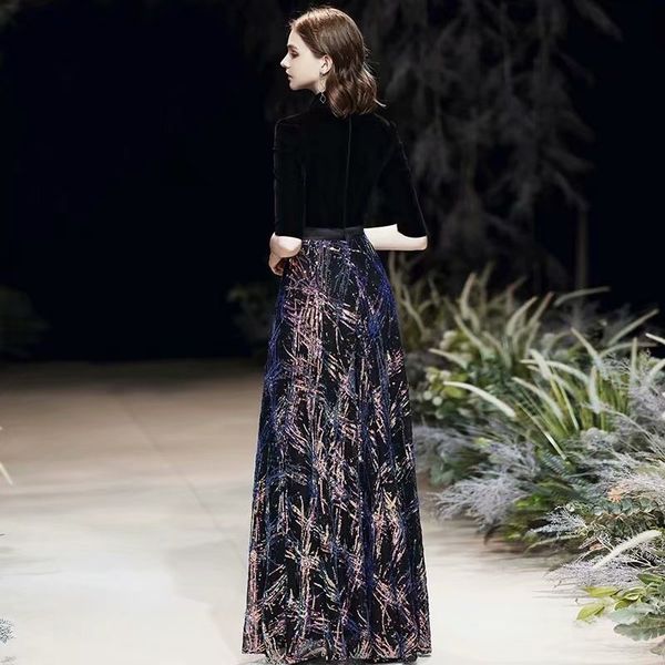 2021 "robe soiree", 1087, new velvet style garnish on v, mid-sleeved, mid-dressed, mid-87, grand design 5au0 evening, Black;red
2021 "robe soiree", 1087, new velvet style garnish on v, mid-sleeved, mid-dressed, mid-87, grand design 5au0 evening, Black;red