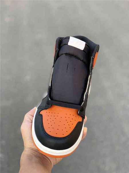new true 1 high og black orange men basketball shoes sports male 1s sneakers wholesale box size 8-13, White;red
new true 1 high og black orange men basketball shoes sports male 1s sneakers wholesale box size 8-13, White;red