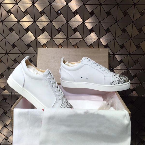 роскошный бренд оригиналы low top шипы strass кожаные кроссовки обувь, партия свадебное платье red bottom мужчины спорт на открытом воздухе, Black
роскошный бренд оригиналы low top шипы strass кожаные кроссовки обувь, партия свадебное платье red bottom мужчины спорт на открытом воздухе, Black