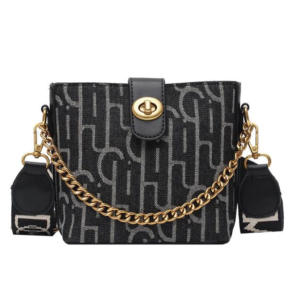 fashion embroidery women's handbag shoulder messenger bag bags for women 2020 bolsos para mujer sac purse designer bag
fashion embroidery women's handbag shoulder messenger bag bags for women 2020 bolsos para mujer sac purse designer bag