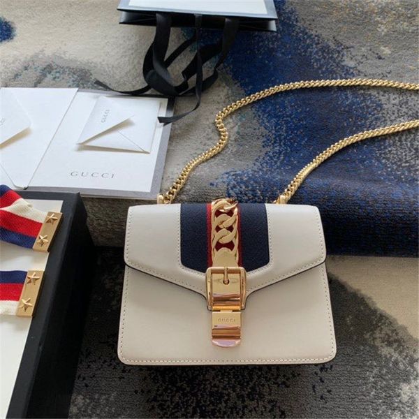 1235new women's one-shoulder bag 7a high-end custom quality bag fashion trend refined style business leisure style metal accessories
1235new women's one-shoulder bag 7a high-end custom quality bag fashion trend refined style business leisure style metal accessories