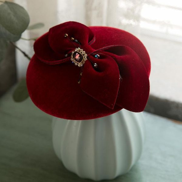 stingy brim hats 2021 england ladies burgundy white black mini fascnator hat with hair clip velour bow rhinestone headdress wedding, Blue;gray
stingy brim hats 2021 england ladies burgundy white black mini fascnator hat with hair clip velour bow rhinestone headdress wedding, Blue;gray