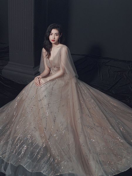 elegant evening dress winter new bling sequins fairy banquet ladies catwalk party wear backless in stock robe de soirée, Black;red
elegant evening dress winter new bling sequins fairy banquet ladies catwalk party wear backless in stock robe de soirée, Black;red