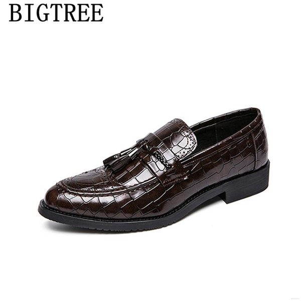 tassel loafers men crocodile shoes brown dress corporate shoes for men formal coiffeur italian dress brogue classic, Black
tassel loafers men crocodile shoes brown dress corporate shoes for men formal coiffeur italian dress brogue classic, Black