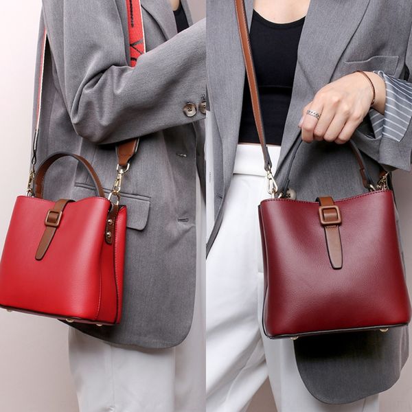 6auuu korean bag bucket women's messenger versatile portable bucket fashion bag wide shoulder postman packagesingle package net red pos
6auuu korean bag bucket women's messenger versatile portable bucket fashion bag wide shoulder postman packagesingle package net red pos